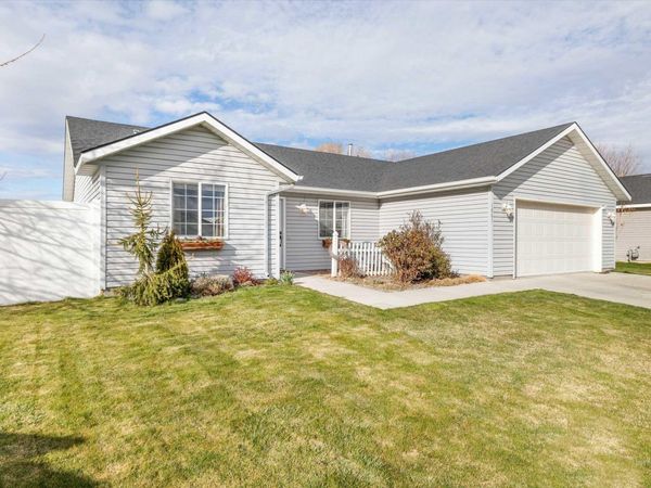 1061 Par Ct, Twin Falls, ID 83301