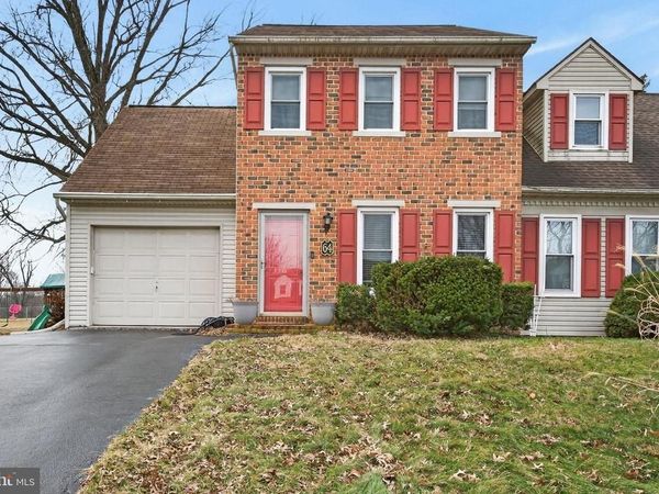 64 BEECH LANE, ELIZABETHTOWN, PA 17022