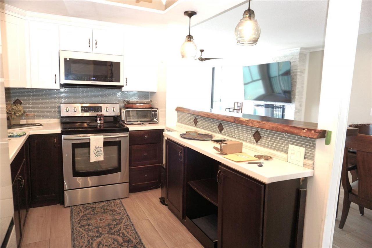 7100 Sunshine Skyway Lane S, Unit 705, Saint Petersburg, FL 33711 Photo