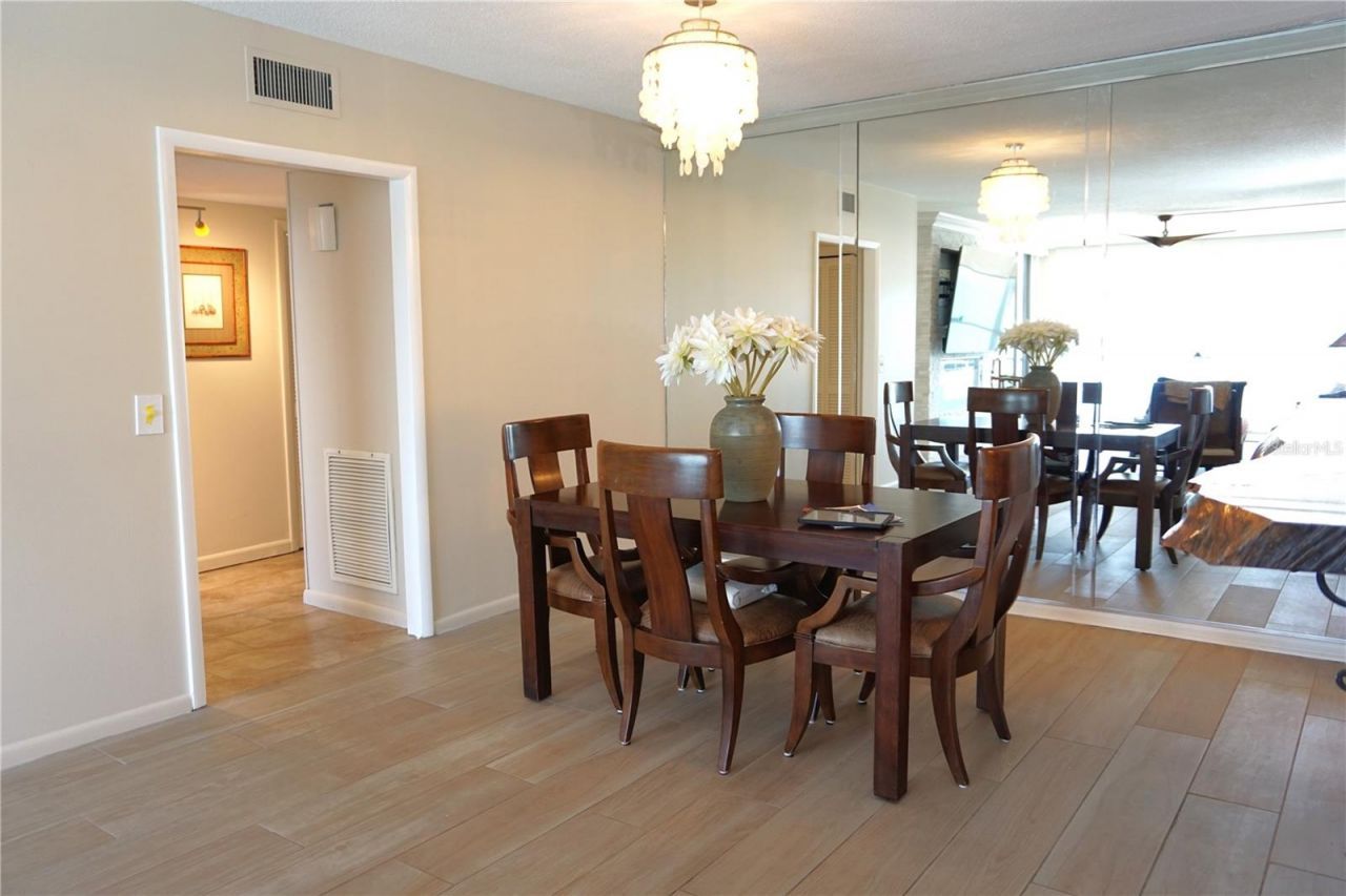 7100 Sunshine Skyway Lane S, Unit 705, Saint Petersburg, FL 33711 Photo