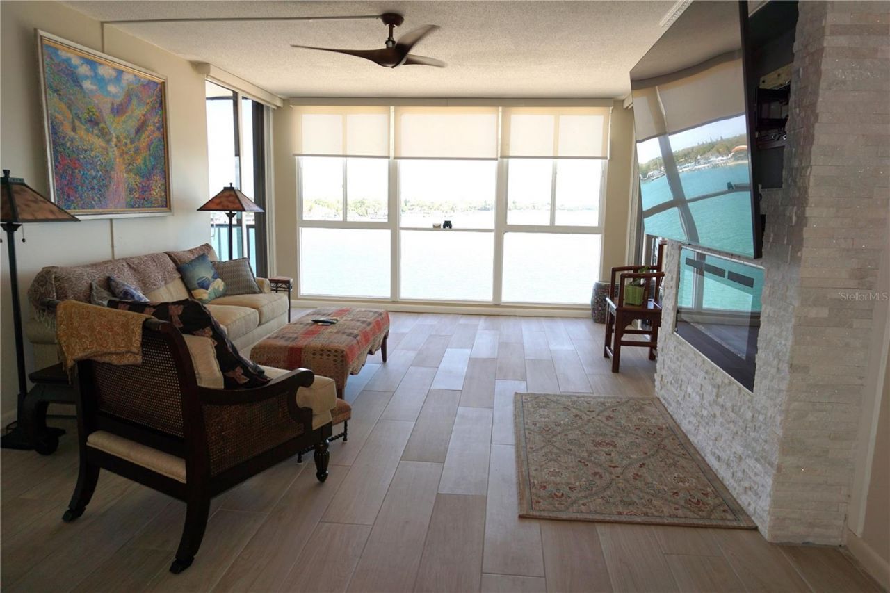 7100 Sunshine Skyway Lane S, Unit 705, Saint Petersburg, FL 33711 Photo