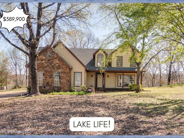 440 Blue Lake Drive, Lake Cormorant, MS 38641
