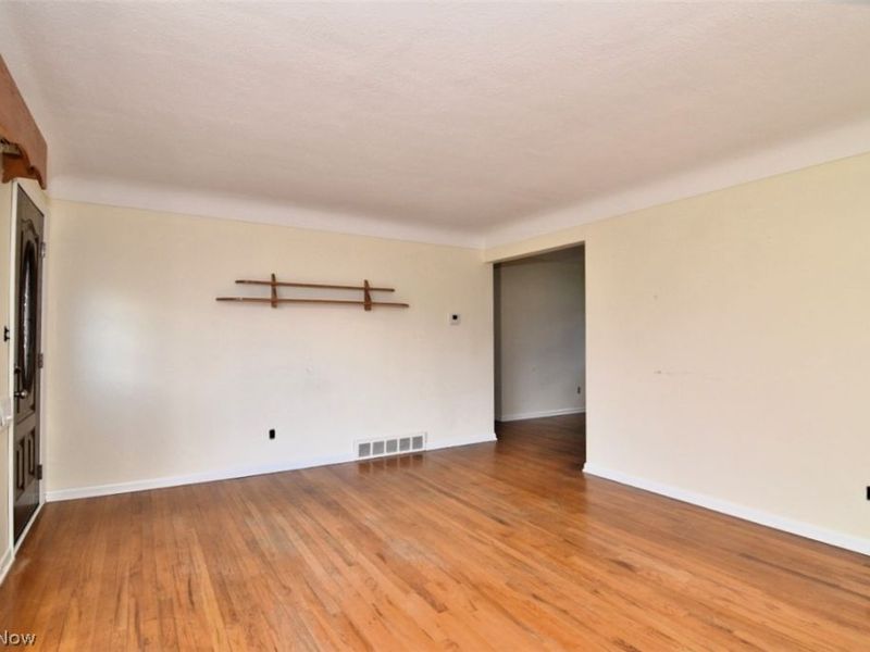 10881 Gregory Lane, North Royalton, OH 44133 Photo 4