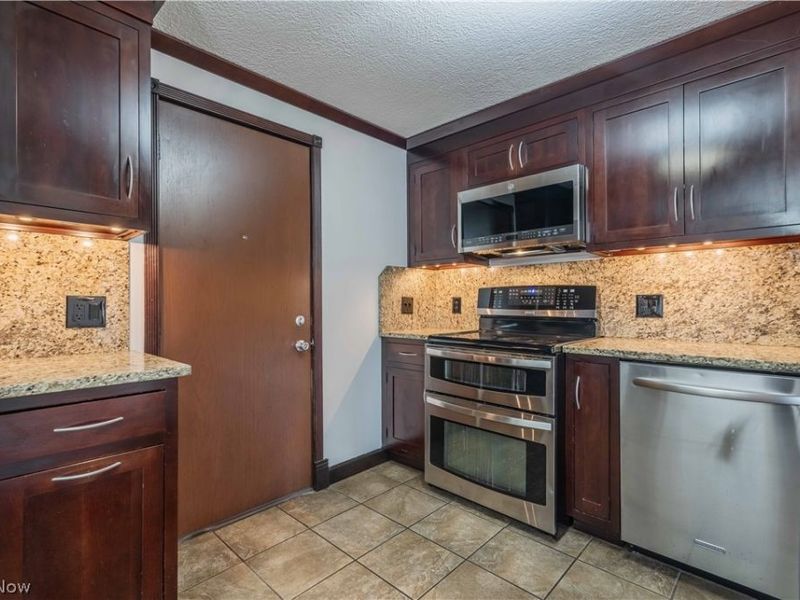 4599 Cox Drive, Unit B, Stow, OH 44224 Photo 11