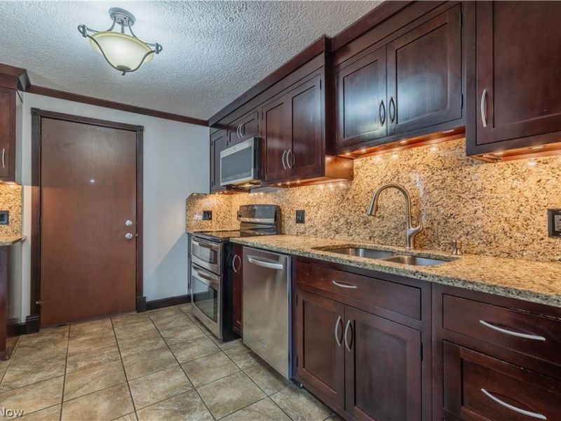 4599 Cox Drive, Unit B, Stow, OH 44224 Photo 12