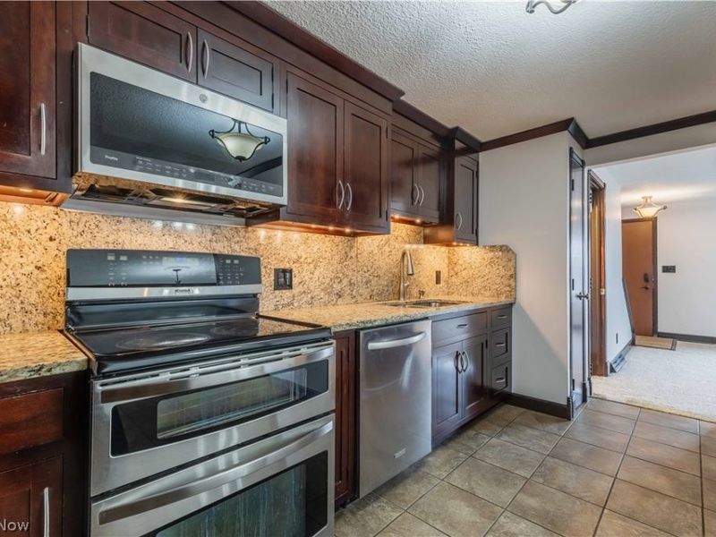 4599 Cox Drive, Unit B, Stow, OH 44224 Photo 13