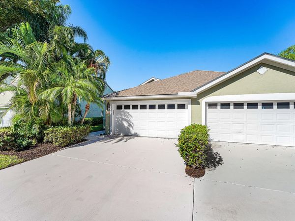 111 N North Lakeshore Drive, Hypoluxo, FL 33462