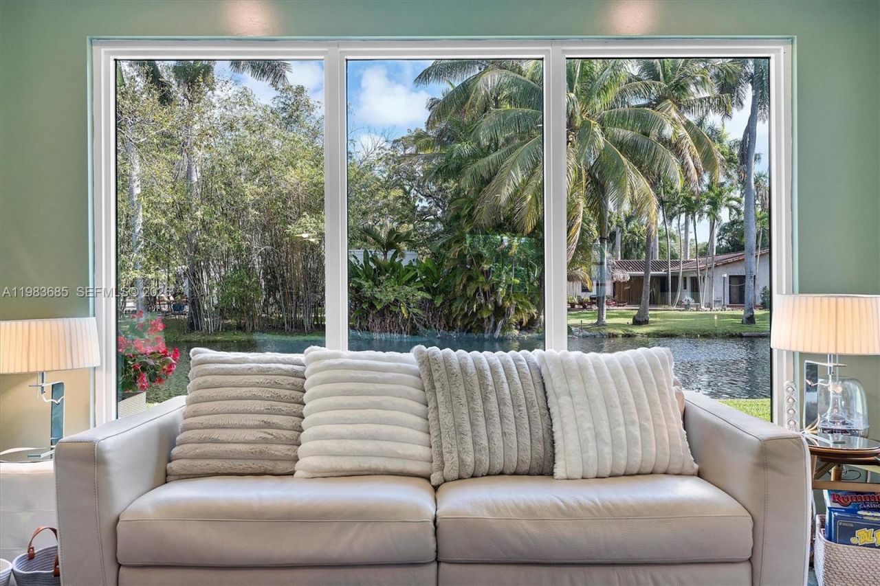 11377 W Biscayne Canal Rd , Miami, FL 33161 Photo