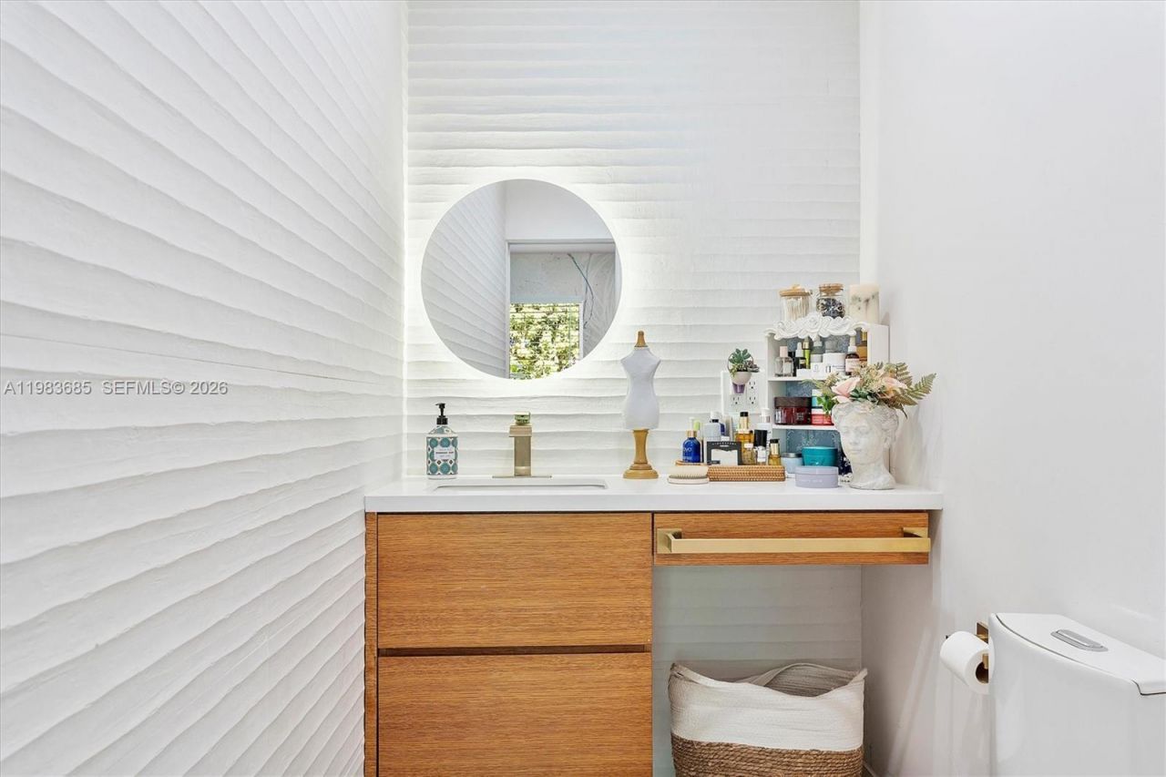 11377 W Biscayne Canal Rd , Miami, FL 33161 Photo