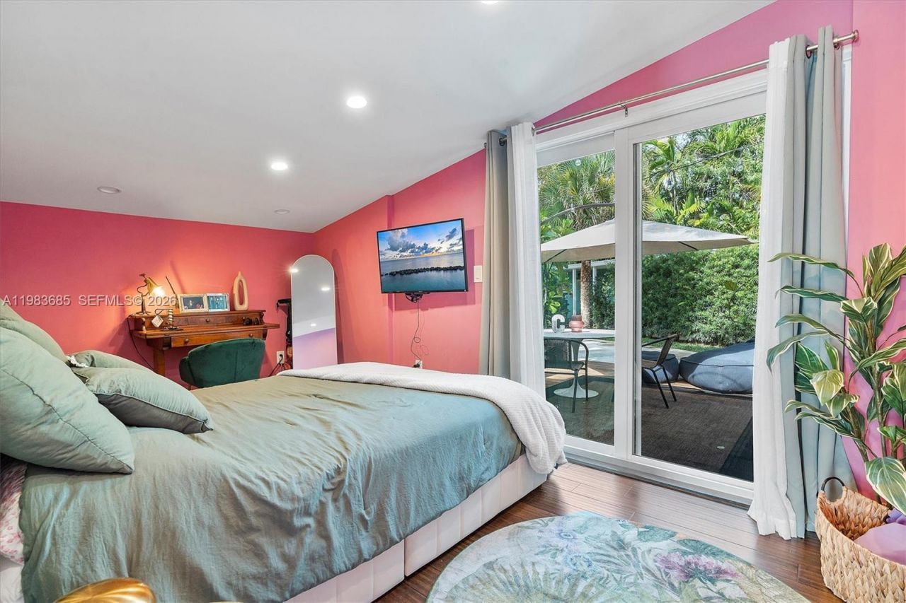 11377 W Biscayne Canal Rd , Miami, FL 33161 Photo