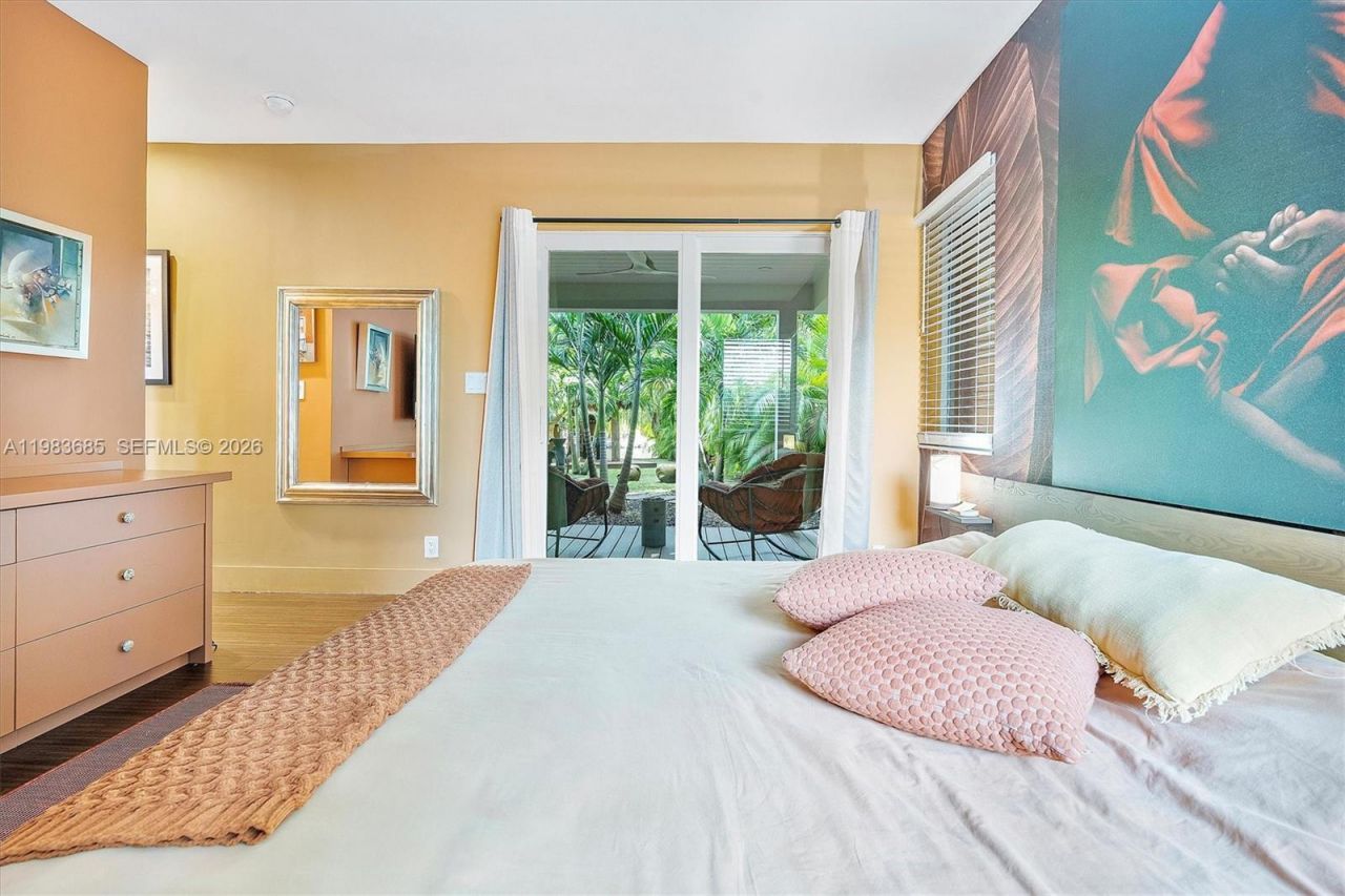 11377 W Biscayne Canal Rd , Miami, FL 33161 Photo