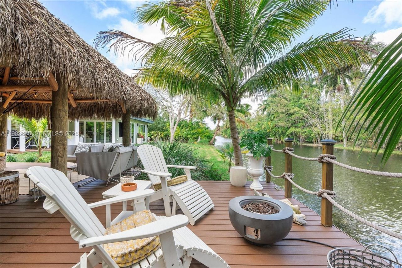 11377 W Biscayne Canal Rd , Miami, FL 33161 Photo