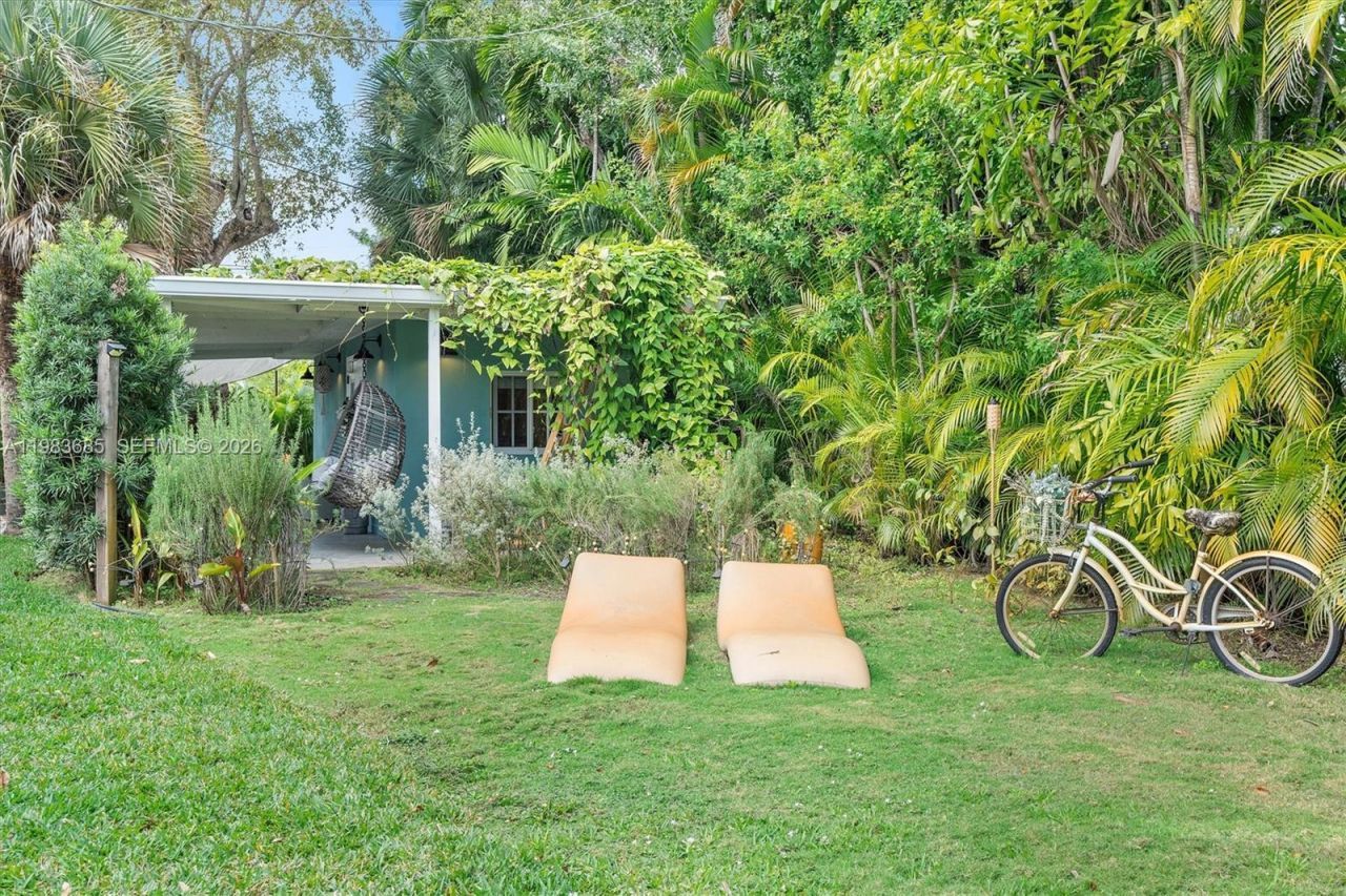 11377 W Biscayne Canal Rd , Miami, FL 33161 Photo