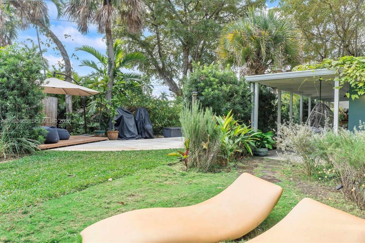 11377 W Biscayne Canal Rd , Miami, FL 33161 Photo