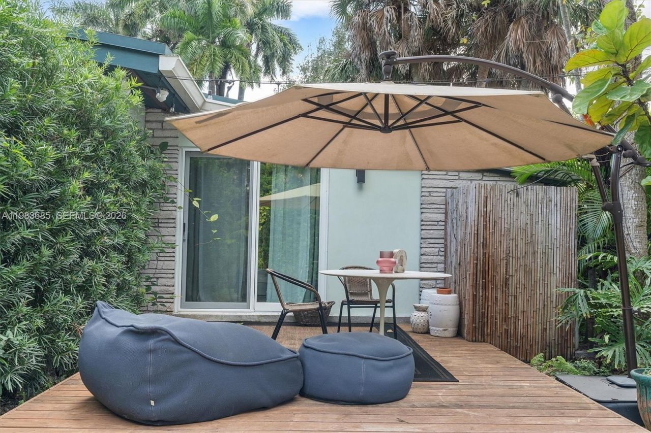 11377 W Biscayne Canal Rd , Miami, FL 33161 Photo