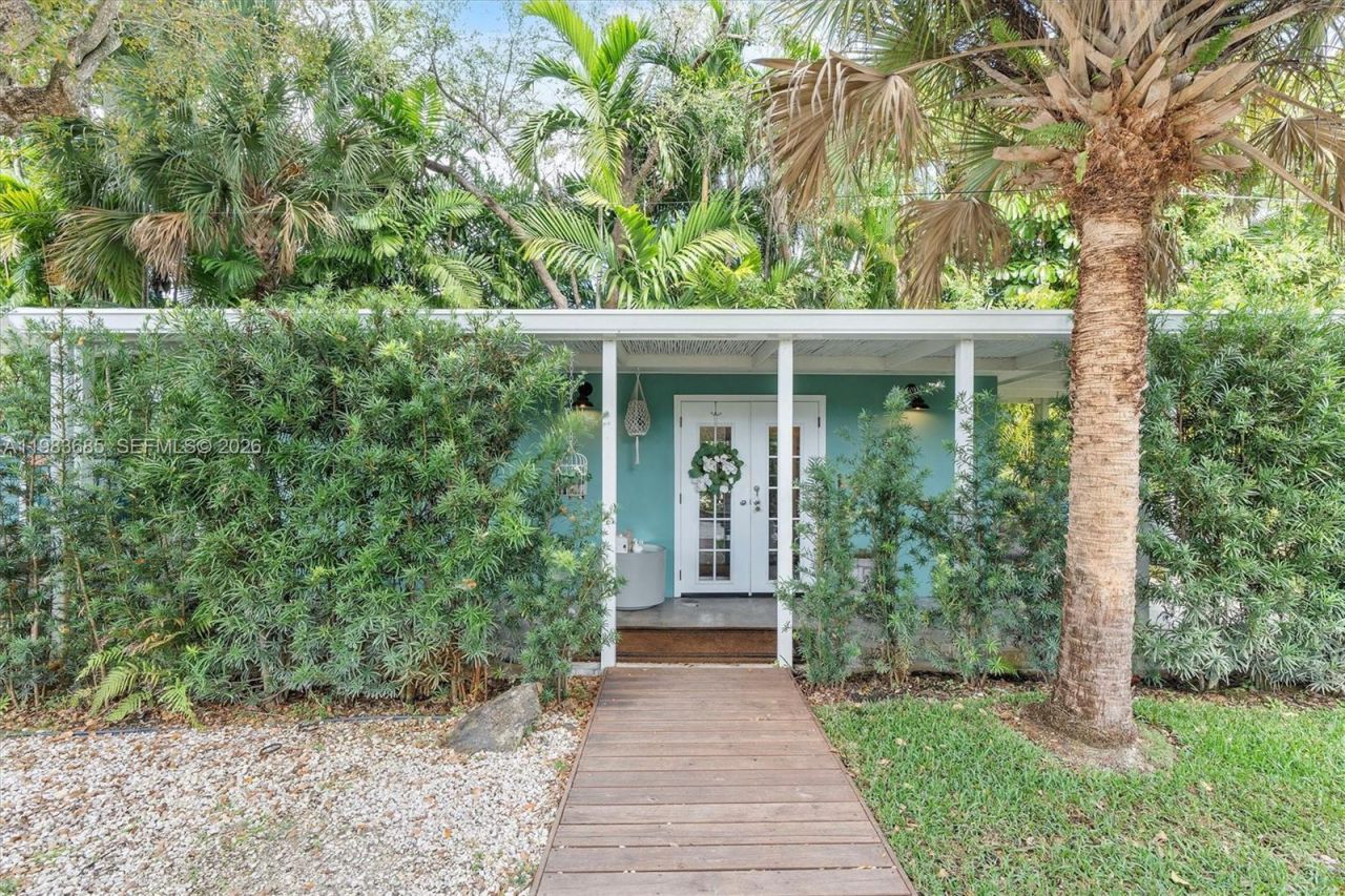 11377 W Biscayne Canal Rd , Miami, FL 33161 Photo