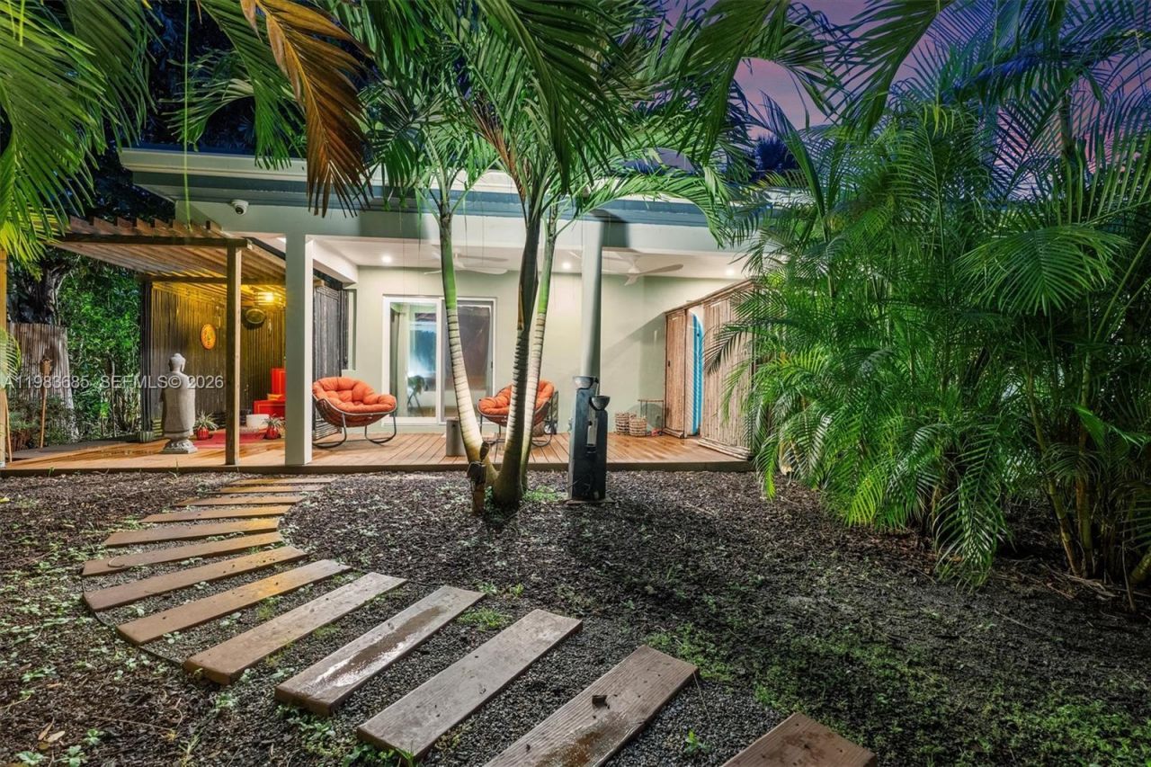 11377 W Biscayne Canal Rd , Miami, FL 33161 Photo