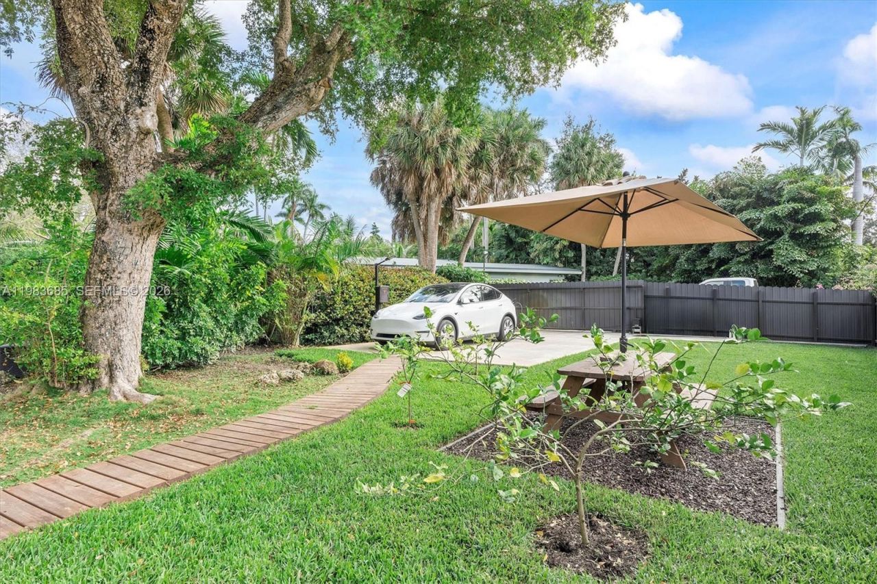 11377 W Biscayne Canal Rd , Miami, FL 33161 Photo