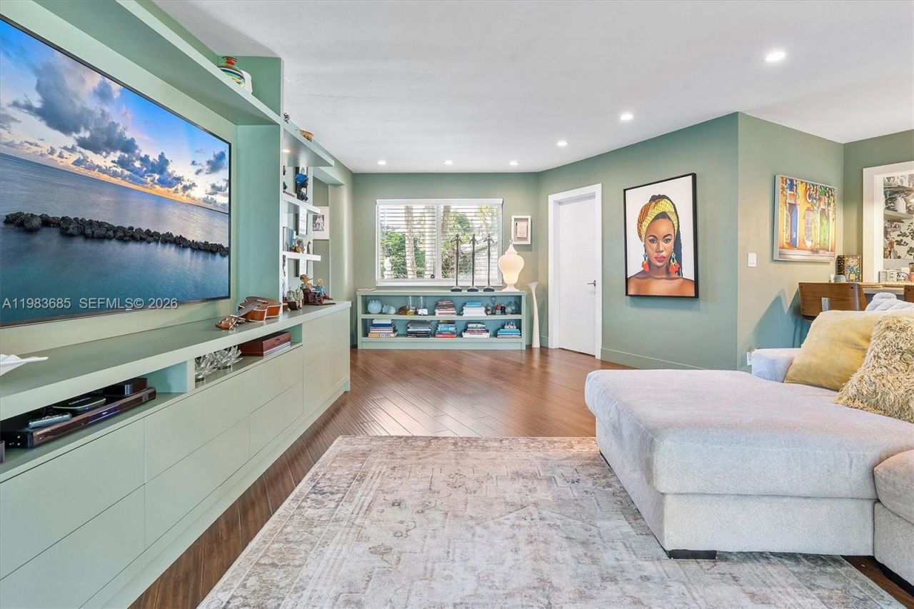 11377 W Biscayne Canal Rd , Miami, FL 33161 Photo