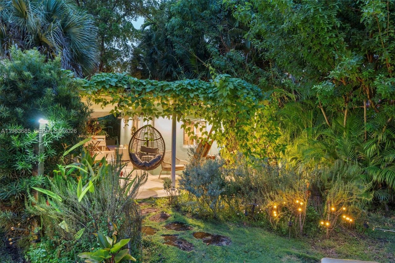 11377 W Biscayne Canal Rd , Miami, FL 33161 Photo