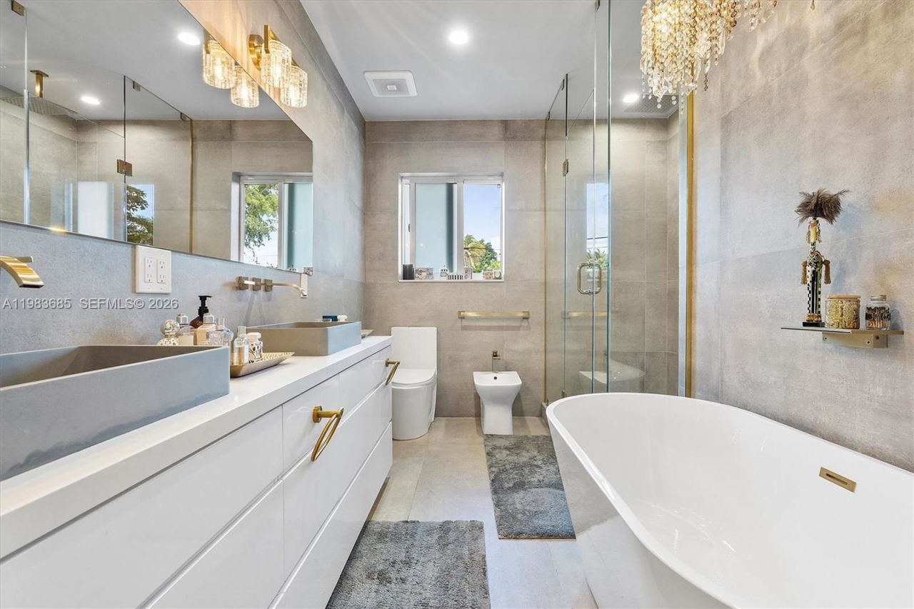 11377 W Biscayne Canal Rd , Miami, FL 33161 Photo