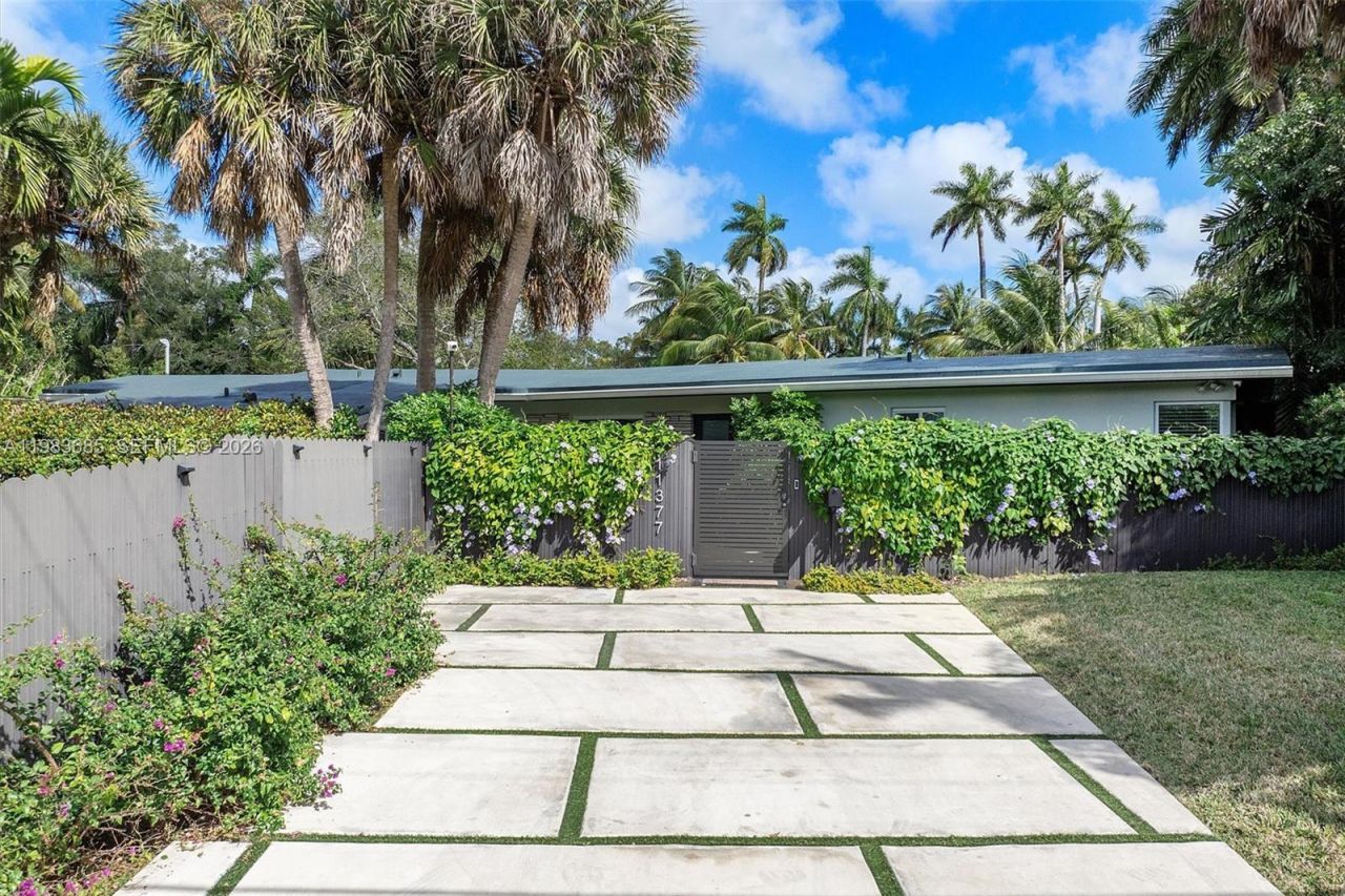 11377 W Biscayne Canal Rd , Miami, FL 33161 Photo