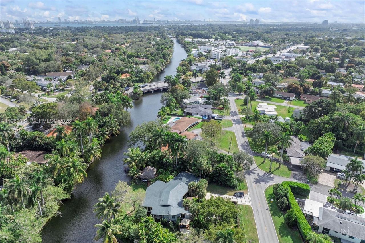 11377 W Biscayne Canal Rd , Miami, FL 33161 Photo