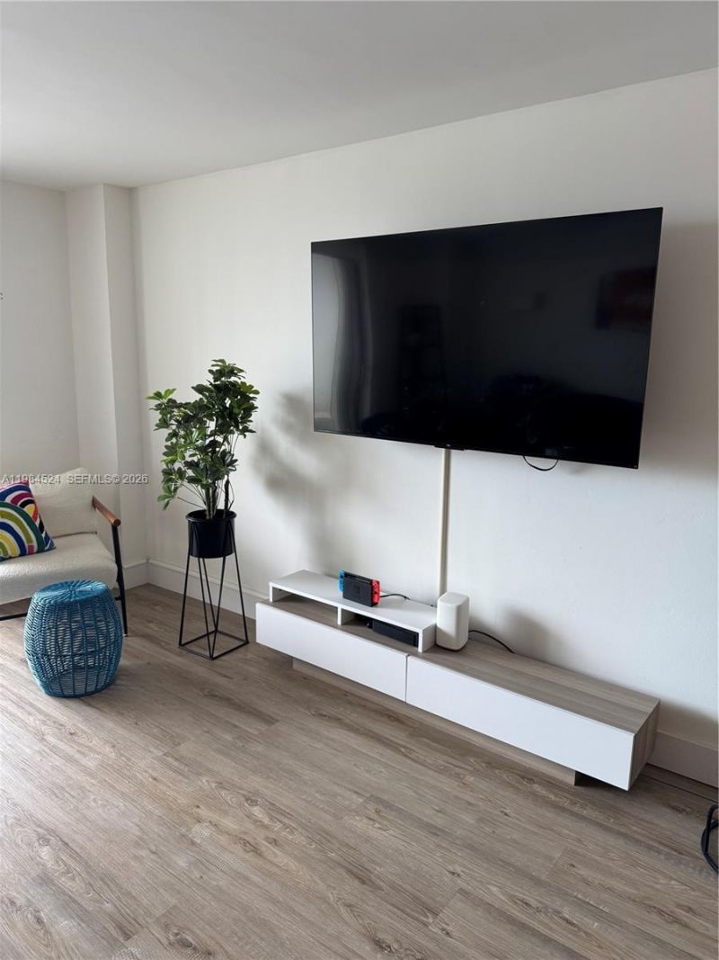 2500 Parkview Dr , Unit 2401, Hallandale Beach, FL 33009 Photo