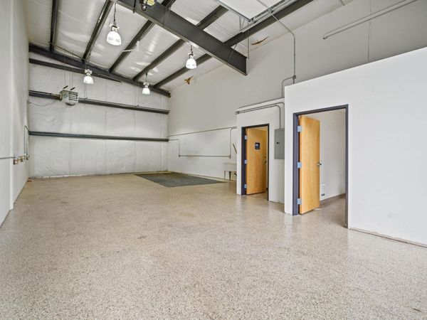 56866 Enterprise Drive, Unit 19, Sunriver, OR 97707