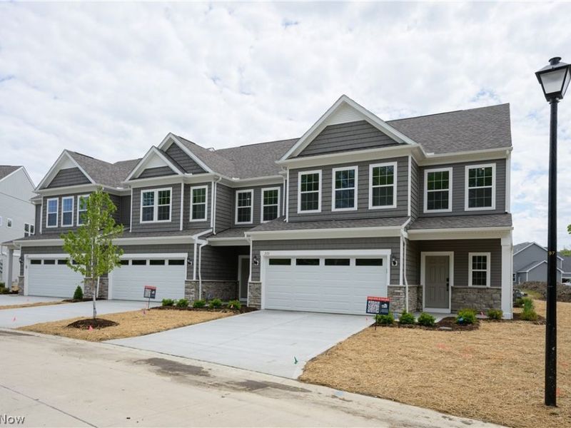 777 Rock Harbor, Avon Lake, OH 44012 Photo 2