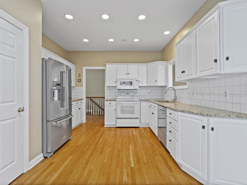 985 Linworth Village Drive, Columbus, OH 43235 Photo 16