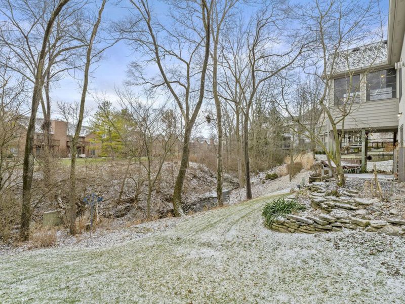 985 Linworth Village Drive, Columbus, OH 43235 Photo 2