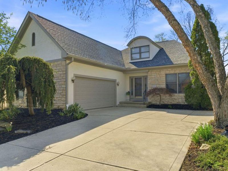 985 Linworth Village Drive, Columbus, OH 43235 Photo 2