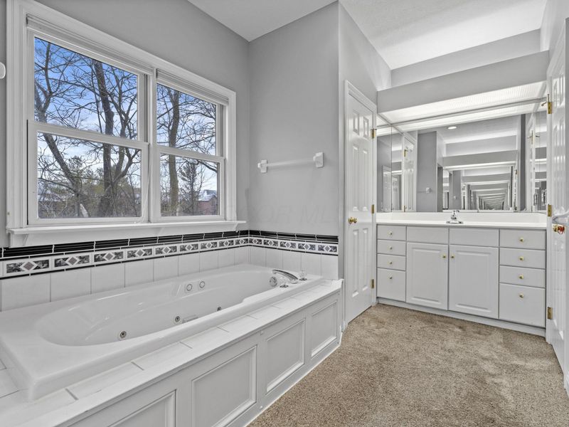 985 Linworth Village Drive, Columbus, OH 43235 Photo 27