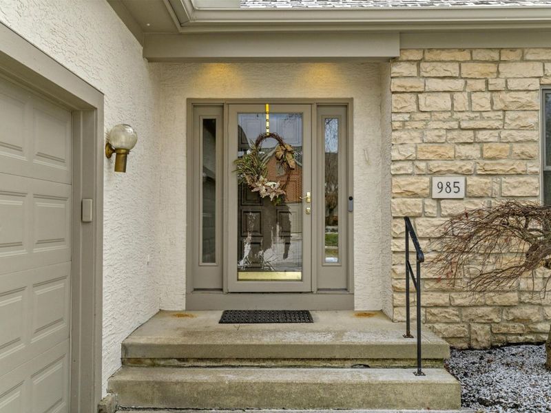 985 Linworth Village Drive, Columbus, OH 43235 Photo 3