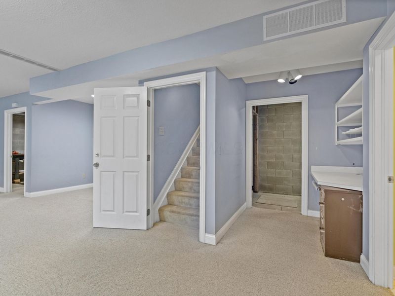 985 Linworth Village Drive, Columbus, OH 43235 Photo 33