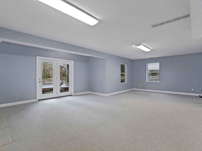 985 Linworth Village Drive, Columbus, OH 43235 Photo 35