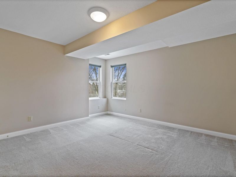 985 Linworth Village Drive, Columbus, OH 43235 Photo 36