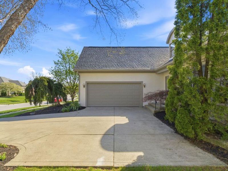 985 Linworth Village Drive, Columbus, OH 43235 Photo 4