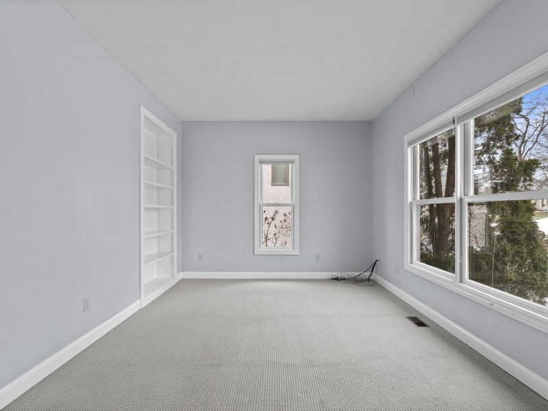 985 Linworth Village Drive, Columbus, OH 43235 Photo 9