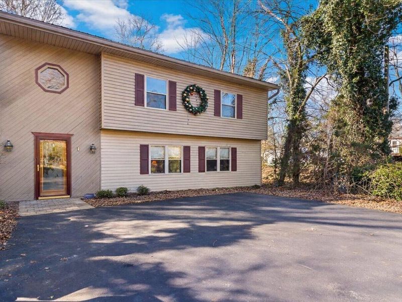 169 Brook Drive SW, Etna, OH 43068 Photo 2