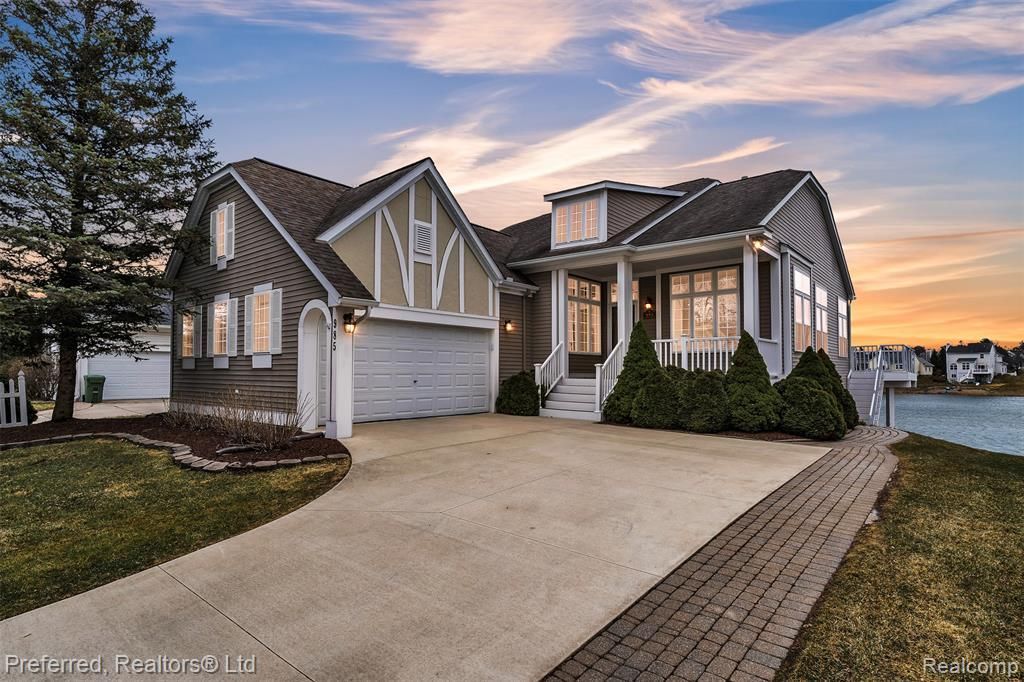985 Watersedge Court, Oxford Township, MI 48371 Main Photo
