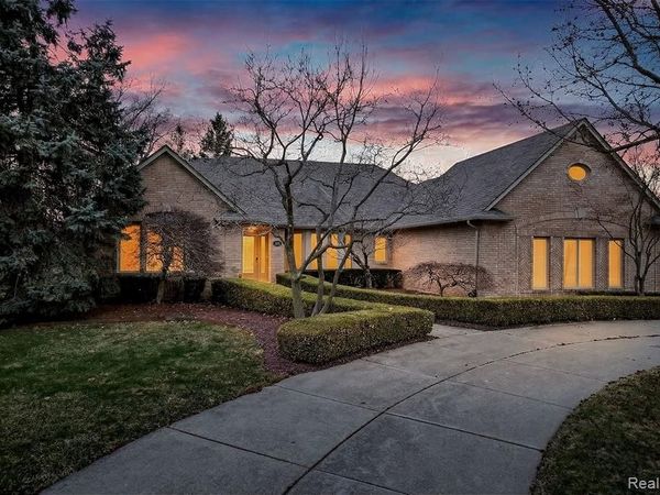 1100 Joshua Drive, Troy, MI 48098