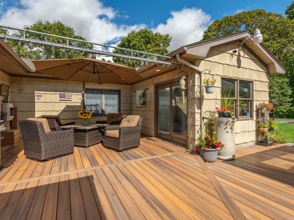 254 Meeting House Creek Road , Aquebogue, NY 11901