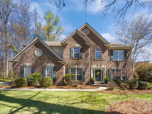 10833 Kenderly Court, Charlotte, NC 28277