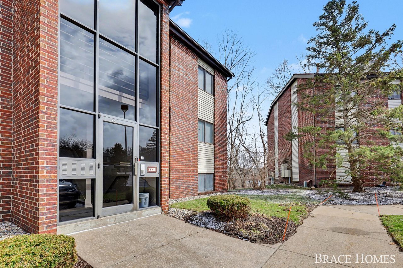 3336 Devonwood Hills Ne, Unit E, Grand Rapids, MI 49525 Main Photo