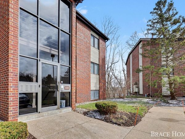 3336 Devonwood Hills NE, Unit E, Grand Rapids, MI 49525