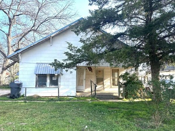 19 NE 7th Avenue, Ardmore, OK 73401