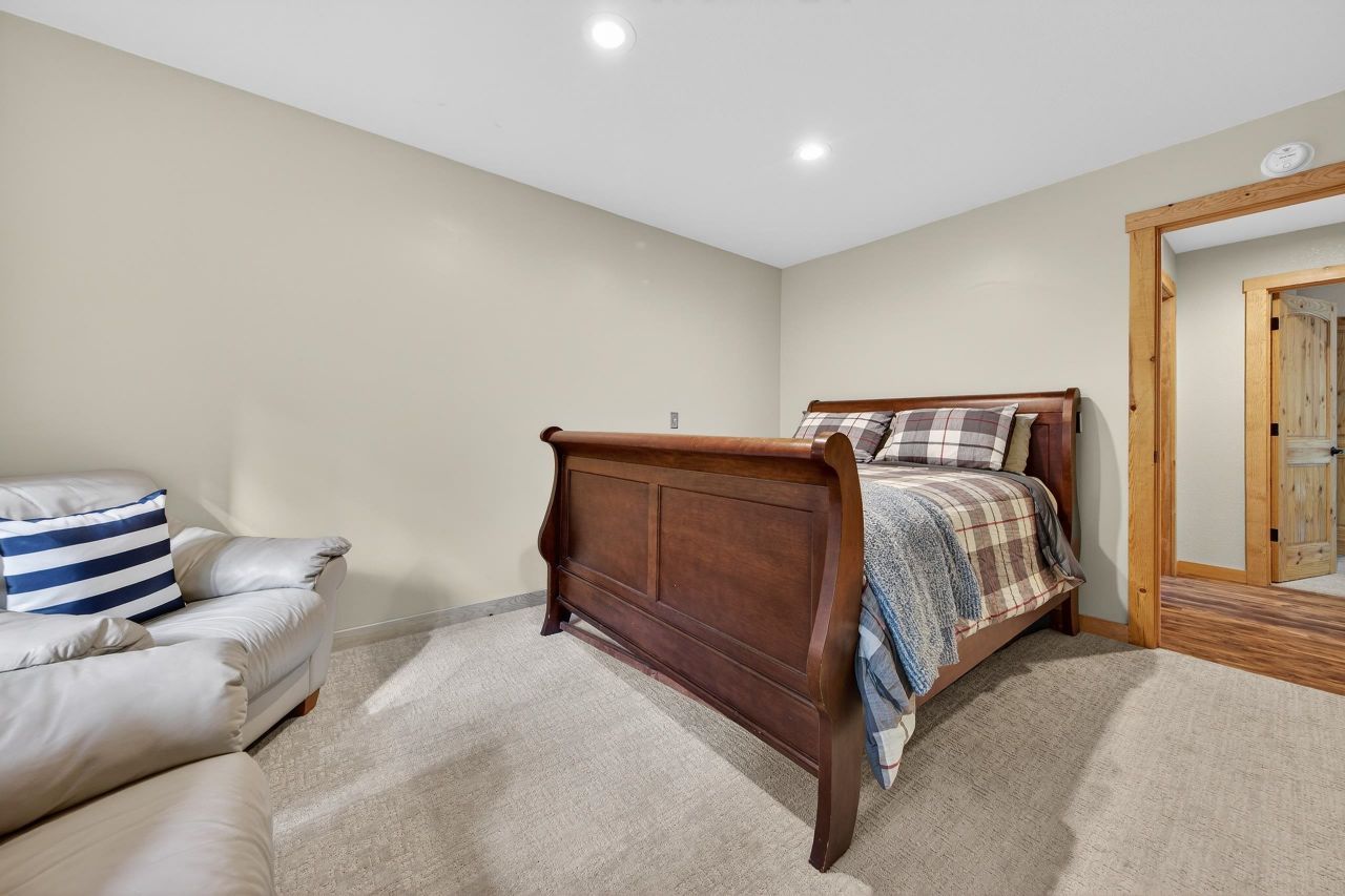 718 Timber Ridge Road, Lake Almanor, CA 96137 Photo