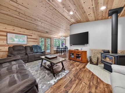 718 Timber Ridge Road, Lake Almanor, CA 96137 Photo